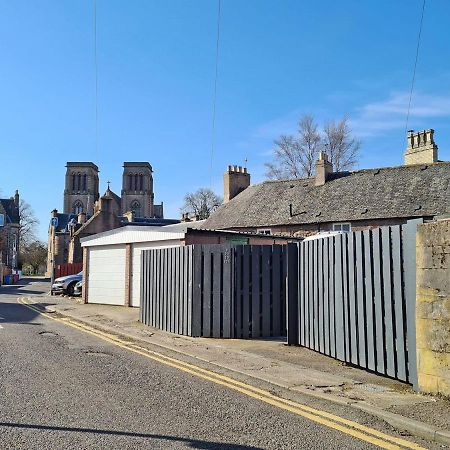 Alexander Cottage Inverness Exterior photo
